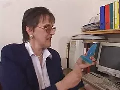 Nagy mell szőrös érett tanár maszturbáció pt1